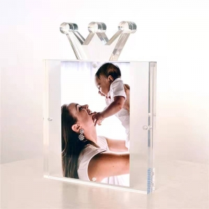 Wholesale desktop crown shaped clear acrylic photo picture frame 