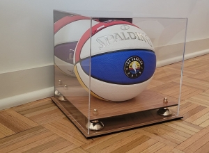 ACRYLIC BASKETBALL DISPLAY CASE FOR STORE 