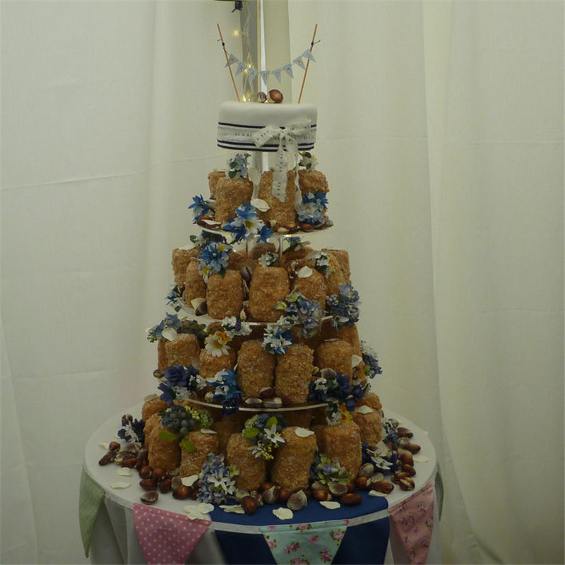 Adjustable Acrylic Cake Stand