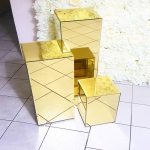 Acrylic mirror plinth