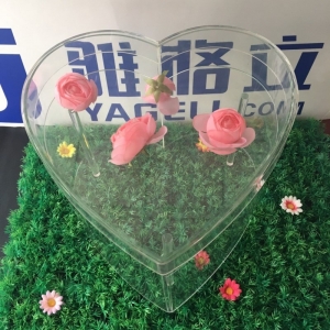 Transparent acrylic heart shaped flower packaging box 