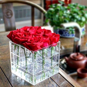 2017 newest elegant customized transparent acrylic flower box 