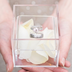 Acrylic ring box for wedding 