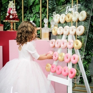 acrylic donut wall display stand