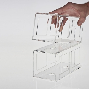 Factory directly sale acrylic stackable wine bottle holder 