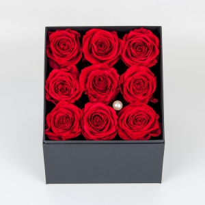 FLOWER BOX WITH ROSES