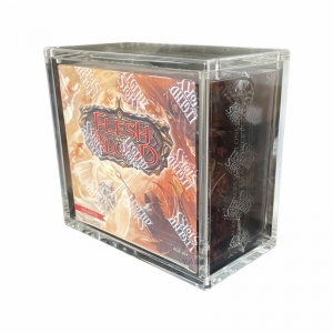 Wholesale flesh and blood booster box acrylic case with magnetic lid 