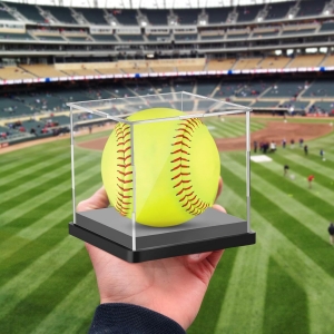 Yageli customized display Sports Memorabilia Case 