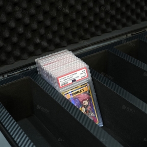 Graded Card Showing Suitcase | YAGELI Graded Card Accessories Supplier 