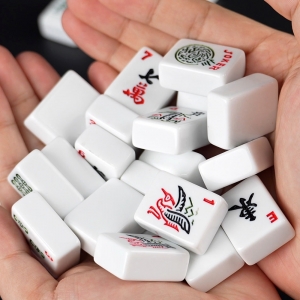 Custom American Mahjong Set Simple Mahjong Tiles for Home Games and Family Gatherings 